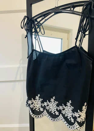 Zwarte top, merk: H&M, staat: Nieuw zonder prijskaartje, maat: XS / 34 / 6, € 5,00, € 5,95 inclusief Kopersbescherming