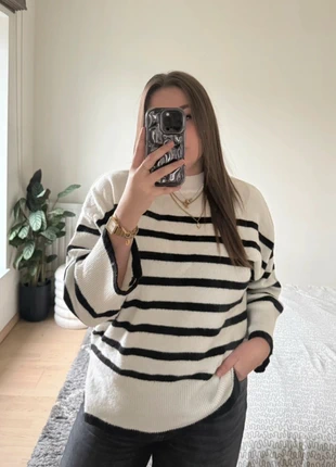 Pull ligné noir et blanc oversize, marque: Boutique indépendante, état: Neuf sans étiquette, taille: L / 40 / 12, 6,00 €, 7,00 € Protection acheteurs incluse