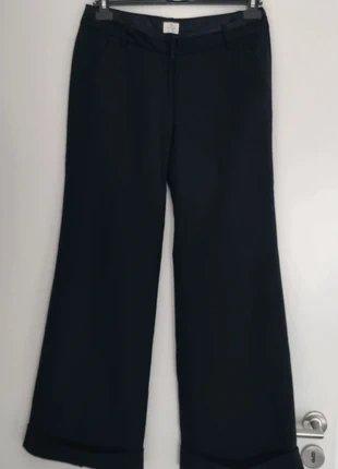 Pantalon en laine noir signé Hartford, coupe évasée 38, marque: Hartford, état: Très bon état, taille: M / 38 / 10, 23,00 €, 24,85 € Protection acheteurs incluse