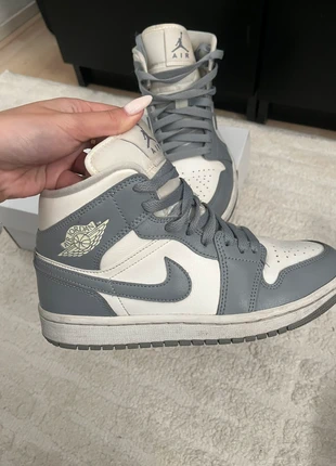 nike air jordan mid, merk: Nike, staat: Heel goed, maat: 38, € 35,00, € 37,45 inclusief Kopersbescherming