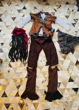Déguisement complet de pirate des Caraïbes 7/9 ans, brand: funidelia, condition: Very good, size: 8 years / 128 cm, €45.00, €47.95 includes Buyer Protection