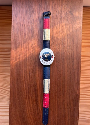 Tommy Hilfiger watch, marque: Tommy Hilfiger, état: Satisfaisant, taille: Jusqu'à 30 mm, 15,00 €, 16,45 € Protection acheteurs incluse