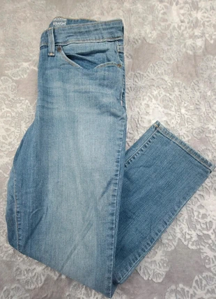 Jean Denizen by Levi’s – Modern Straight Crop Curvy – Taille 46 – Très bon état, merk: Denizen, staat: Heel goed, maat: XXXL / 46 / 18, € 16,00, € 17,50 inclusief Kopersbescherming