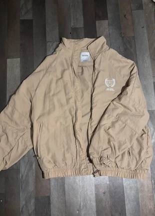 Veste oversize beige, marke: Bershka, zustand: Neu, größe: S / 36 / 8, 15,00 €, 16,45 € inklusive Vinted-Käuferschutz