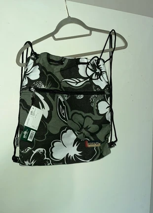 Sac graffiti neuf et étiqueté, marque: Graffiti, état: Neuf avec étiquette, 10,00 €, 11,20 € Protection acheteurs incluse