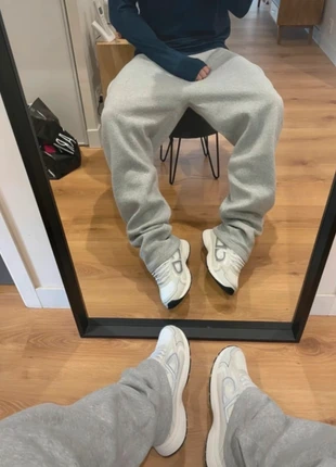 Jogging large coupe droite, marque: Neuf, état: Très bon état, taille: L, 26,00 €, 28,00 € Protection acheteurs incluse