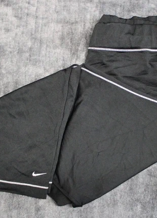 Legging / Pantacourt / Nike Taille L, marque: Nike, état: Très bon état, taille: L / 40 / 12, 16,00 €, 17,50 € Protection acheteurs (Pro) incluse