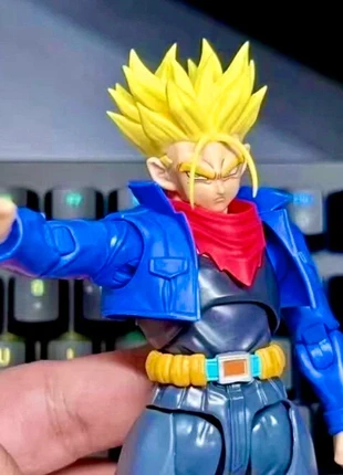 DKO Headset Super Saiyan Trunks Dragon Ball Figuarts, marca: SH Figuarts, estado: Novo com etiquetas, tamanho: Prematuro, até 44 cm, €30.00, €32.20 inclui Proteção do Comprador