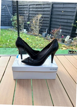 Escarpins GUESS – Noir, Détail Zip, Talons Hauts, marque: GUESS, état: Très bon état, taille: 41, 55,00 €, 58,45 € Protection acheteurs incluse
