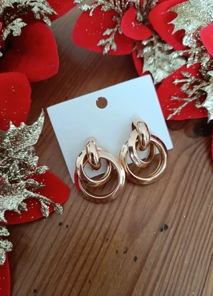 Jolies boucles d'oreilles pendantes créoles 2 anneaux entrelacés neuves, marke: sans marque, zustand: Neu, mit Etikett, 5,00 €, 5,95 € beinhaltet Vinted-Käuferschutz Pro