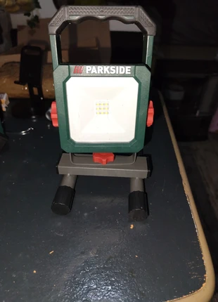 Lampada a led Parkside ricaricabile, marque: Parkside, état: Neuf sans étiquette, 25,00 €, 26,95 € Protection acheteurs incluse