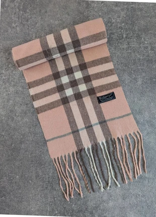 Écharpe Burberry en laine d'agneau rose pale, marca: Burberry, estado: Bom, €39.90, €42.60 inclui Proteção do Comprador