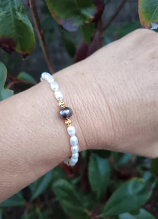 Bracelet en perles blanches et perle de Tahiti, marque: Inspiration Tahiti, état: Très bon état, 30,00 €, 32,20 € Protection acheteurs (Pro) incluse