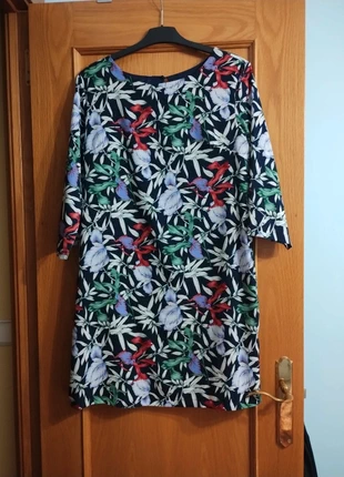 Vestido de corte recto con estampado floral ocasiones especiales, condizioni: Ottime, taglia: Taglia unica, €14.00, €15.40 include la Protezione acquisti
