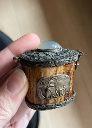 Rare pilulier boîte orientale vintage ancienne corne métal et pierre, marque: Vintage Love, état: Bon état, 28,00 €, 30,10 € Protection acheteurs (Pro) incluse