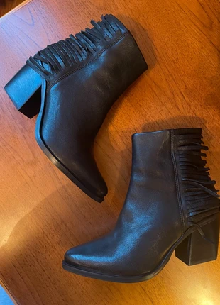 Stivaletti con Frange in Vera Pelle Donna, marca: Vera Pelle, estado: Novo sem etiquetas, tamanho: 38, €25.00, €26.95 inclui Proteção do Comprador