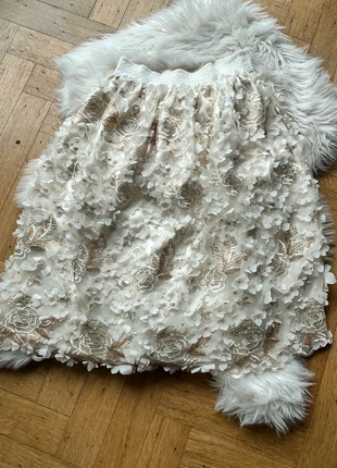 Jupe vintage blanche à fleurs dorées taille M, marque: Vintage Dressing, état: Très bon état, taille: M / 38 / 10, 30,00 €, 32,20 € Protection acheteurs incluse