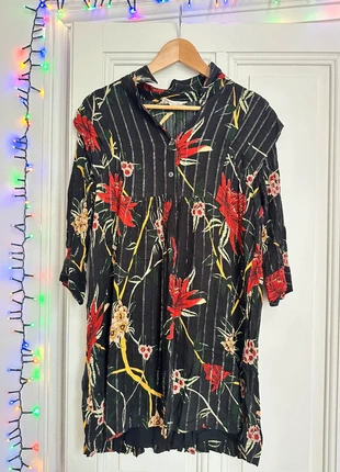 Robe noire imprimé fleur ba&sh, marke: Ba&sh, zustand: Gut, größe: S / 36 / 8, 35,00 €, 37,45 € inklusive Vinted-Käuferschutz