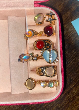 Ensemble 9 bagues dorés et strass vintage, marke: Boutique indépendante, zustand: Neu, mit Etikett, größe: Größenverstellbar, 12,00 €, 13,30 € inklusive Vinted-Käuferschutz