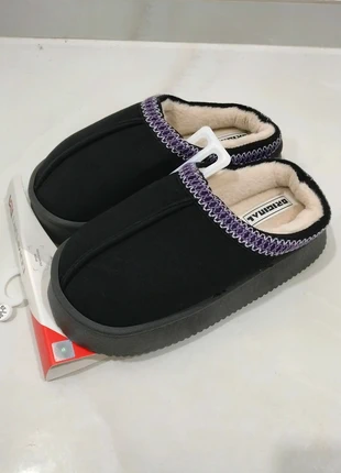 Scarpe da casa nere n°38, état: Neuf sans étiquette, taille: 38, 8,00 €, 9,10 € Protection acheteurs incluse