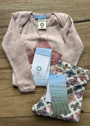 Très bel ensemble Serendipity, 6 mois, body et legging, neuf, brand: Serendipity, condizioni: Nuovo con cartellino, taglia: 6-9 mesi / 68 cm, €14.00, €15.40 include la Protezione acquisti