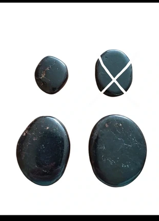 Galet plat en tourmaline noire AB Madagascar, marque: Pierre, état: Neuf sans étiquette, 5,00 €, 5,95 € Protection acheteurs (Pro) incluse
