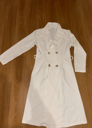 Robe blazer mi longue pour femme blanche, marque: marque indépendante, état: Très bon état, taille: S / 36 / 8, 10,00 €, 11,20 € Protection acheteurs incluse