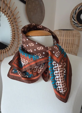 🧣Adorable Foulard petit Carré Gavroche marron vintage motifs 70's bleu orange 49x49 cm, merk: Ergee, staat: Heel goed, € 5,00, € 5,95 inclusief Kopersbescherming Pro