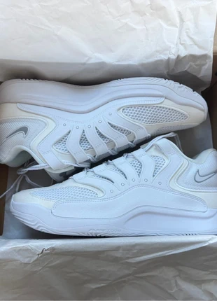 Nike KD18, marque: Nike, état: Neuf avec étiquette, taille: 44,5, 87,00 €, 92,05 € Protection acheteurs incluse