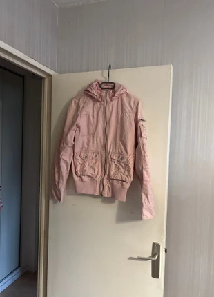 Jolie blouse rose clair avec capuche vero moda, marque: Vero Moda, état: Très bon état, taille: M / 38 / 10, 6,00 €, 7,00 € Protection acheteurs incluse