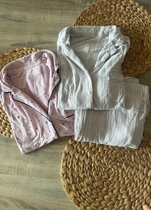Pyjama Victoria's Secret, 2 hauts et 1 pantalon, très doux, taille S, bon état, 5 € le tout, marque: Victoria's Secret, état: Bon état, taille: S / 36 / 8, 5,00 €, 5,95 € Protection acheteurs incluse