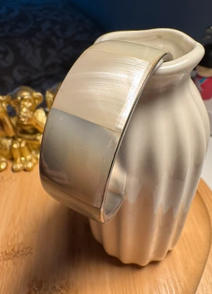 Joli bracelet nacré, marque: Vintage Dressing, état: Très bon état, 28,00 €, 30,10 € Protection acheteurs incluse