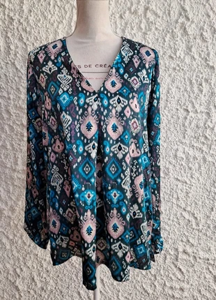 Blouse satinée imprimée bohème – Cortefiel – Taille 40-42 💜, marque: Cortefiel, état: Très bon état, taille: L / 40 / 12, 16,90 €, 18,45 € Protection acheteurs (Pro) incluse