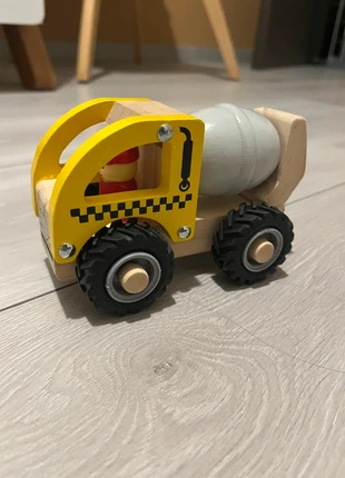 🟡 Camion Toupie Béton en bois – Jouet construction, marca: Montessori, estado: Novo sem etiquetas, tamanho: 3-6 meses / 62 cm, €6.00, €7.00 inclui Proteção do Comprador