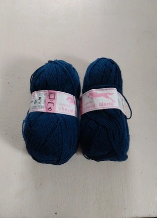 Lot de 2 pelotes, marque: LAINE, état: Très bon état, 1,50 €, 2,28 € Protection acheteurs incluse