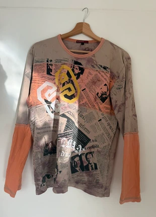 T-shirt longue manche journal y2k, marque: Fashion, état: Très bon état, taille: S, 15,00 €, 16,45 € Protection acheteurs incluse