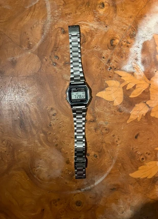 Classic Casio A158W digital wristwatch, marque: CASIO, état: Très bon état, taille: Taille unique, 10,00 €, 11,20 € Protection acheteurs incluse