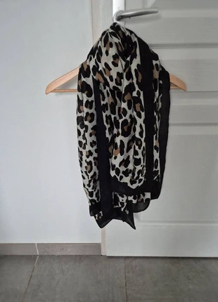 Grand foulard femme imprimé léopard neuf, brand: Boutique indépendante, condition: New without tags, €16.00, €17.50 includes Buyer Protection