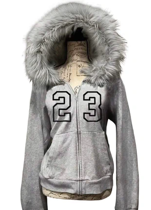 Pull sweat zip veste gris avec dessin, marque: Aesthetic, état: Neuf sans étiquette, taille: S / 36 / 8, 45,00 €, 47,95 € Protection acheteurs incluse