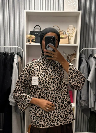 Pull léopard, marke: zelya.collection, zustand: Neu, mit Etikett, größe: Einheitsgröße, 9,90 €, 11,10 € inklusive Vinted-Käuferschutz