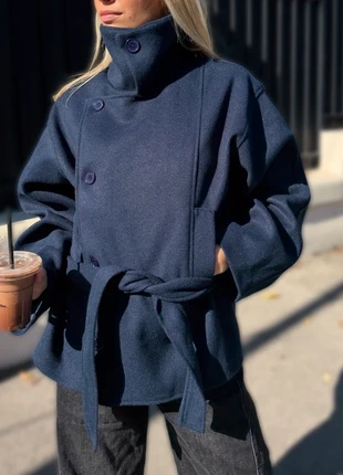 Manteau bleu marine avec ceinture col montant, marke: Boutique indépendante, zustand: Sehr gut, größe: S / 36 / 8, 50,00 €, 53,20 € inklusive Vinted-Käuferschutz