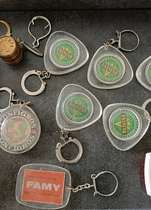 Lot de 13 porte-clés publicitaires vintage, marke: Collection, zustand: Gut, 10,00 €, 11,20 € inklusive Vinted-Käuferschutz