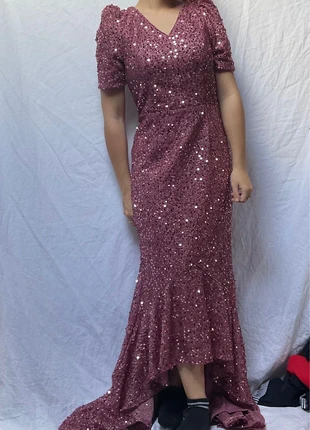 Robe style sirène longue de soirée, fêtes rose à sequin pailletée Taille S En très bon état, état: Très bon état, taille: S / 36 / 8, 15,00 €, 16,45 € Protection acheteurs incluse