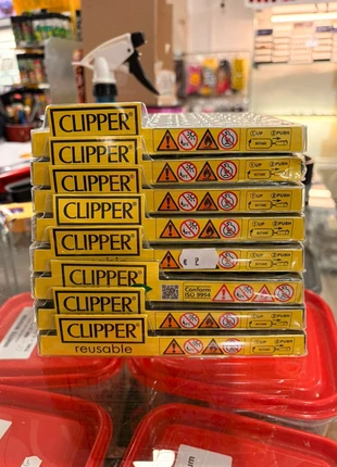 8 présentoirs Clipper 48 briquet, marque: Clipper, état: Très bon état, 10,00 €, 11,20 € Protection acheteurs incluse