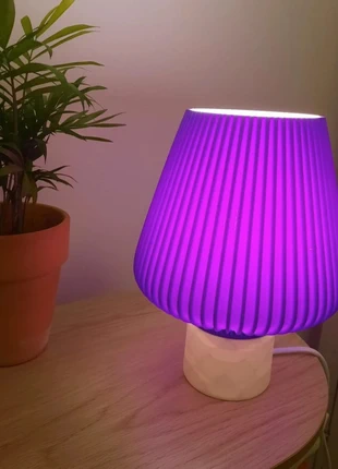 Lampe design plissée - Lumière d'ambiance violette, marque: Fait Main, état: Neuf, 21,00 €, 22,75 € Protection acheteurs (Pro) incluse