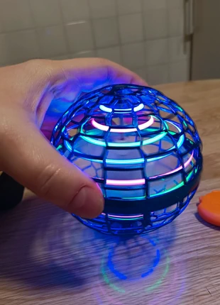 Bola voladora con luz, marque: Flying Spinner, état: Neuf avec étiquette, taille: 8 ans / 128 cm, 8,00 €, 9,10 € Protection acheteurs incluse