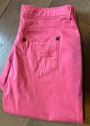 Pantalon slim - Mais il est ou le soleil – Taille 38, marque: Mais il est où le soleil ?, état: Très bon état, taille: M / 38 / 10, 16,00 €, 17,50 € Protection acheteurs incluse