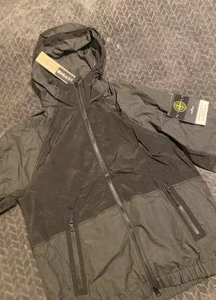 Stone Island regenjas maat M, merk: Stone Island, staat: Nieuw zonder prijskaartje, maat: M, € 110,00, € 116,20 inclusief Kopersbescherming