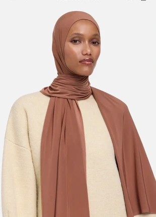 Merrachi Liquid Jersey Scarf in Fig, merk: Merrachi, staat: Nieuw met prijskaartje, € 25,00, € 26,95 inclusief Kopersbescherming