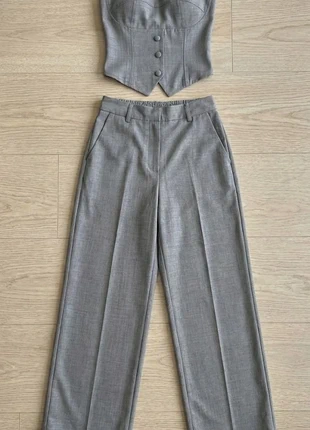 Ensemble gris chic 2 pièces – corset + pantalon taille M, condizioni: Ottime, taglia: M / IT 42 / EU 38, €56.99, €60.54 include la Protezione acquisti